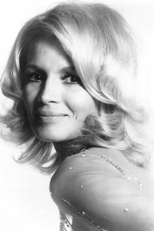 Енджі Дікінсон