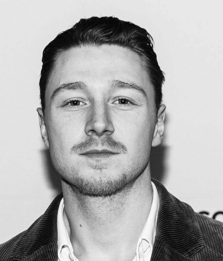 Естон МакОлі