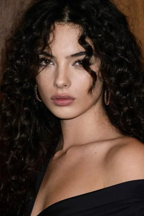 Дева Кассель